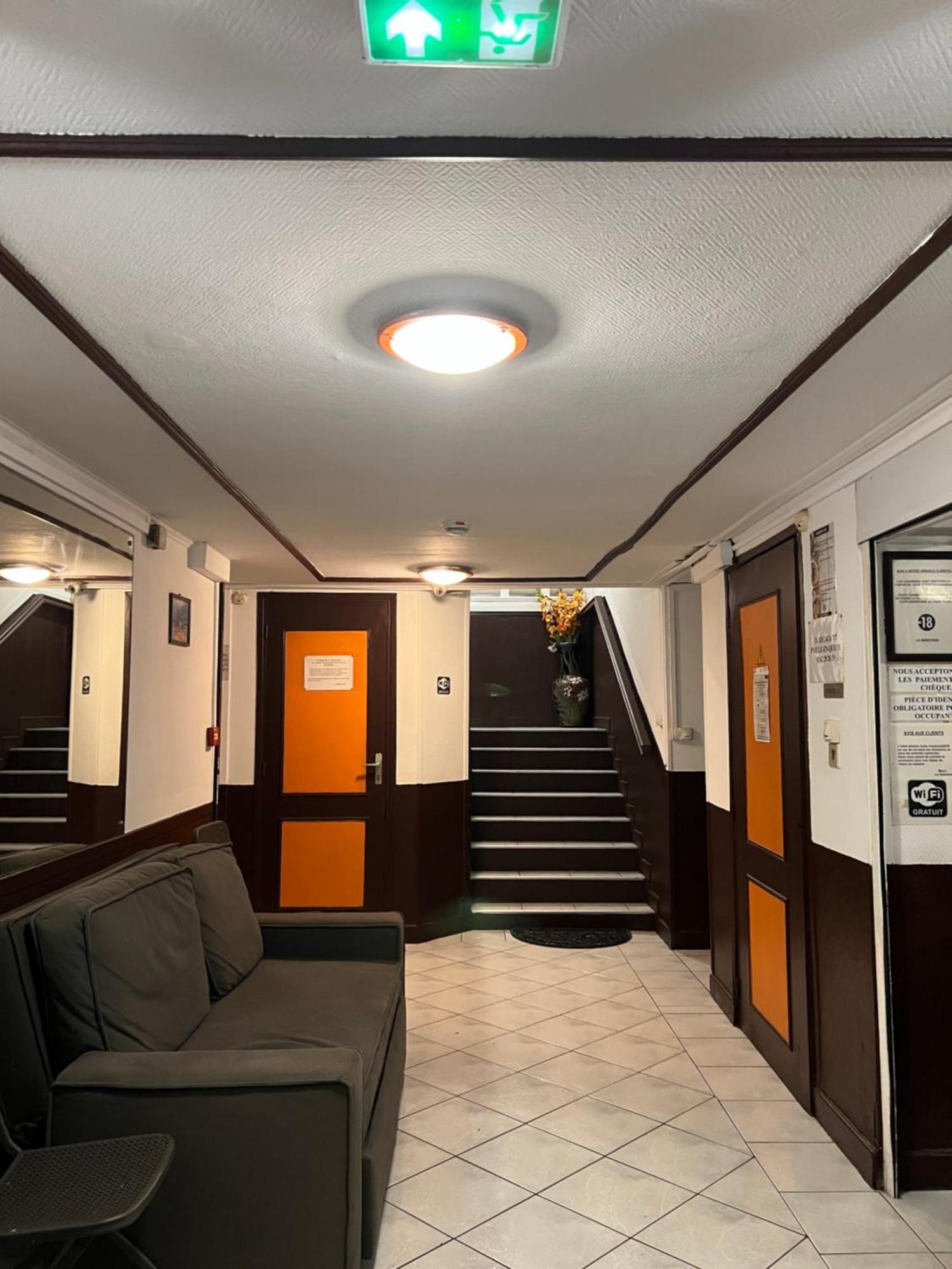 Hotel Du Centre Saint-Denis Ngoại thất bức ảnh