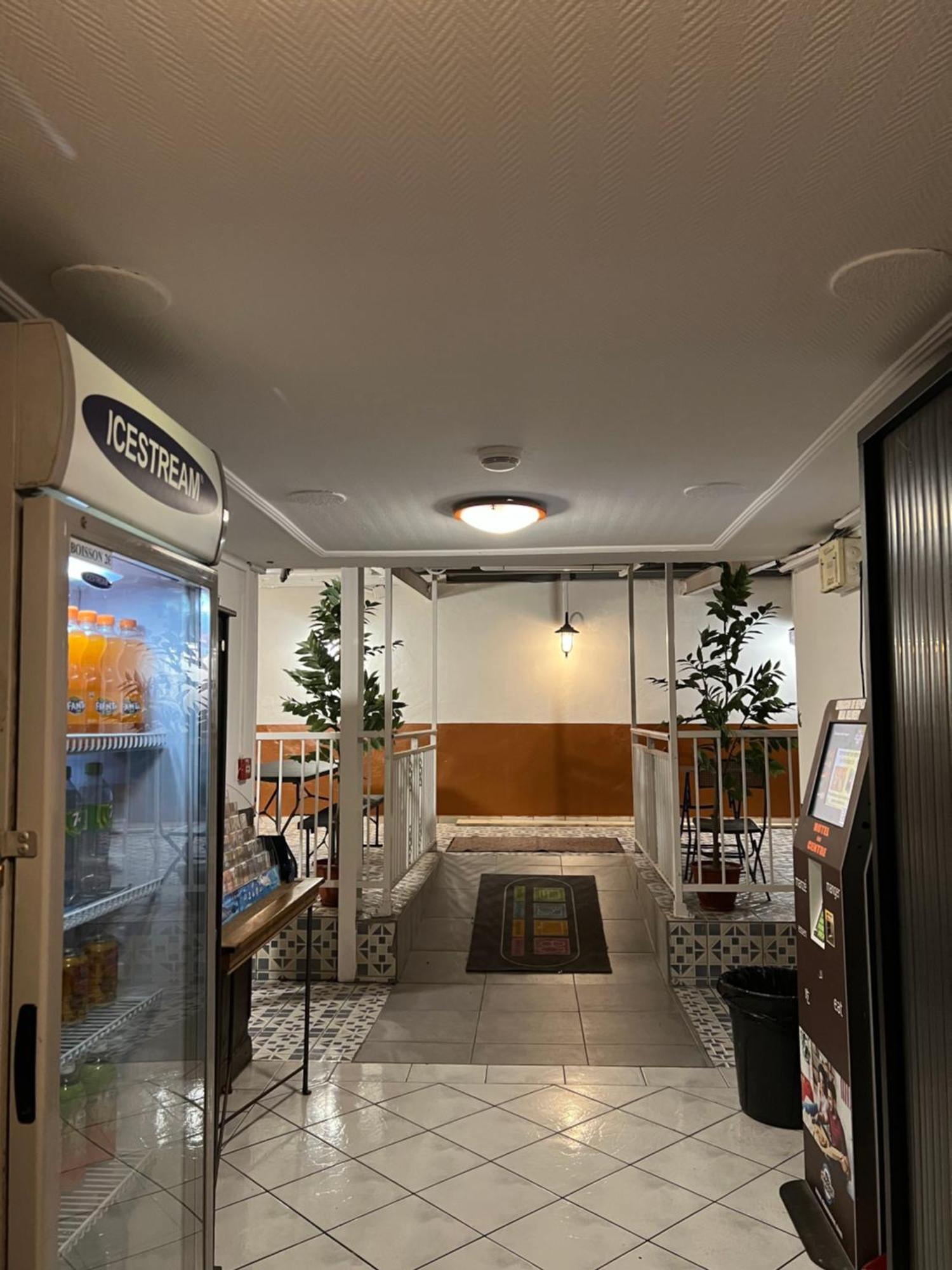 Hotel Du Centre Saint-Denis Ngoại thất bức ảnh