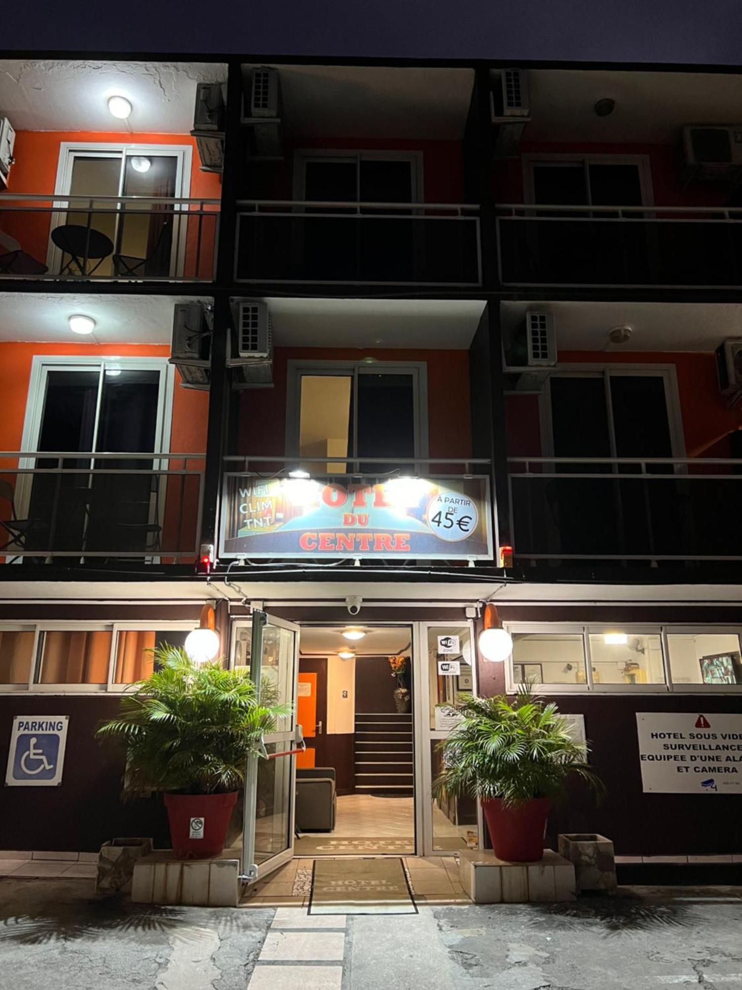 Hotel Du Centre Saint-Denis Ngoại thất bức ảnh