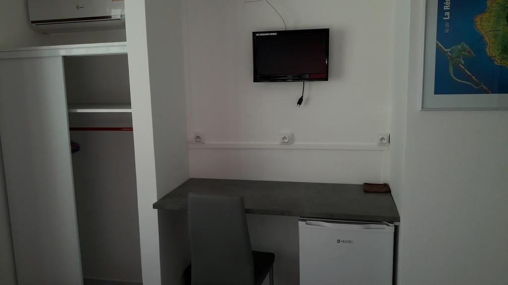 Hotel Du Centre Saint-Denis Ngoại thất bức ảnh
