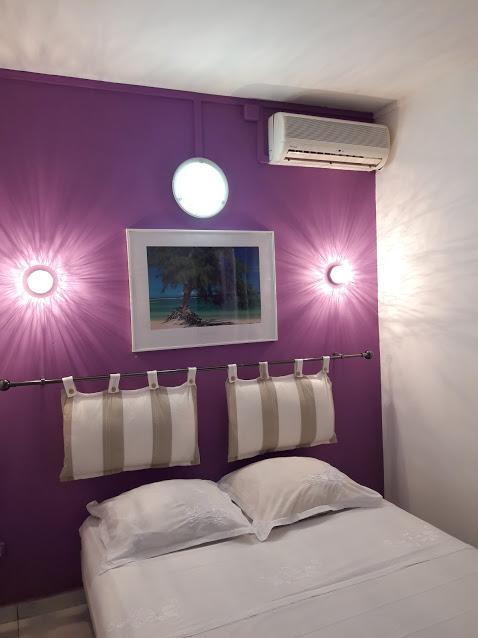 Hotel Du Centre Saint-Denis Ngoại thất bức ảnh
